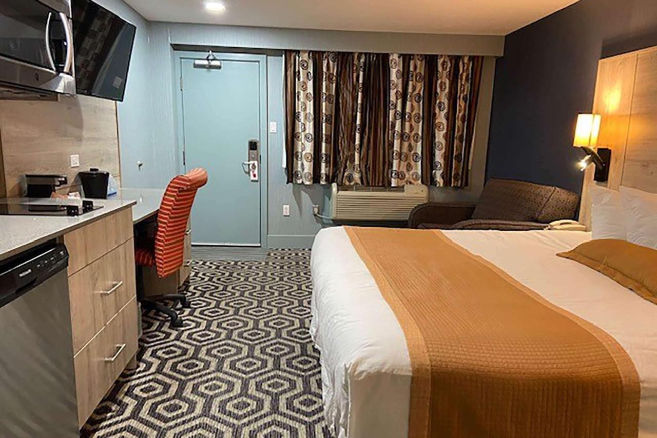 Ramada By Wyndham Medicine Hat Eksteriør billede