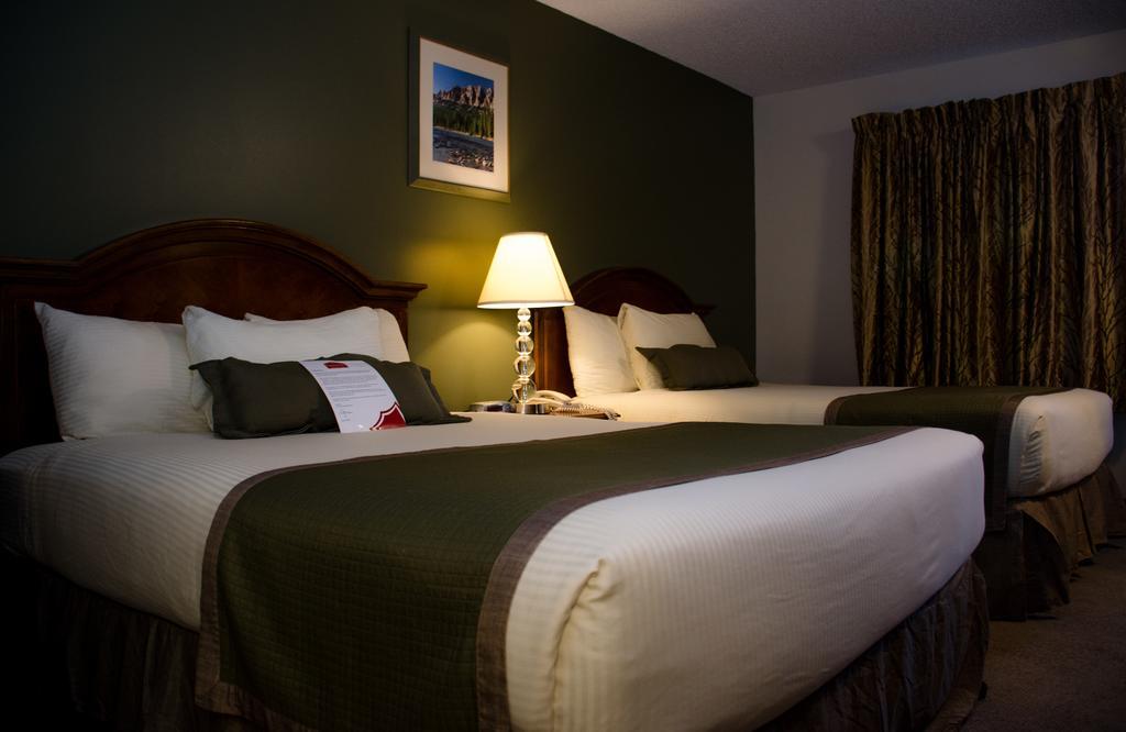Ramada By Wyndham Medicine Hat Eksteriør billede