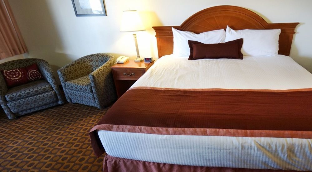 Ramada By Wyndham Medicine Hat Eksteriør billede