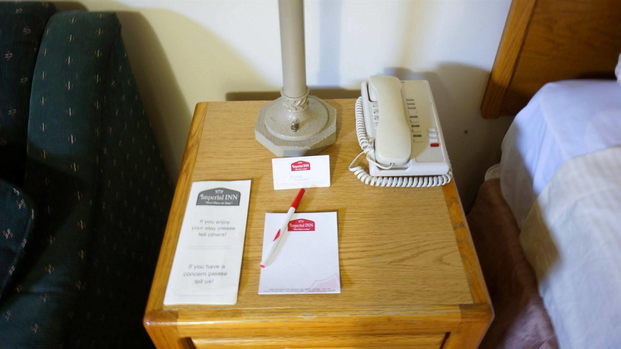 Ramada By Wyndham Medicine Hat Eksteriør billede